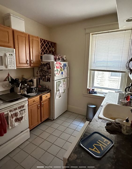 2nd image of 28 Queensberry St APT 7