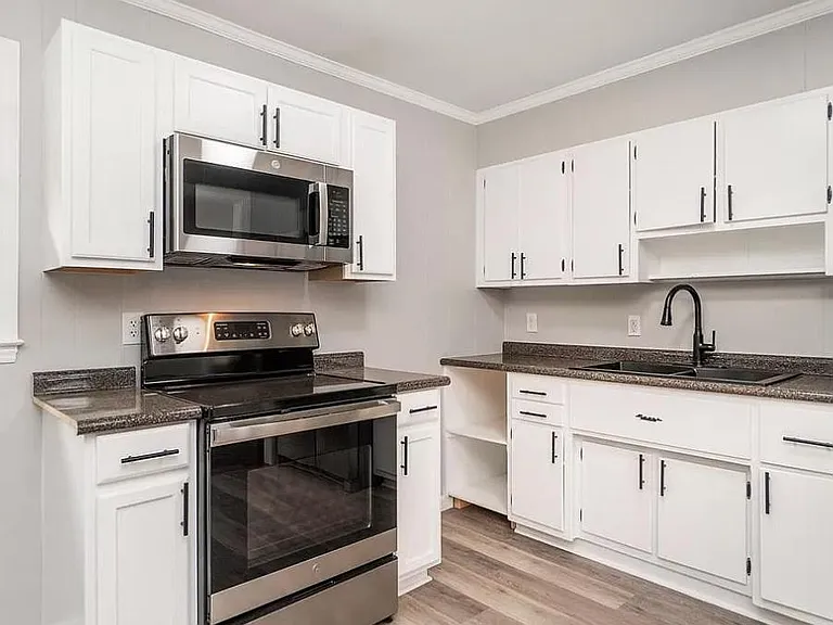 708 Bluford St — Photo 10