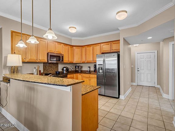 4th image of 624 Camellia Pointe Blvd