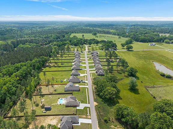 5th image of 35 Sapphire Dr