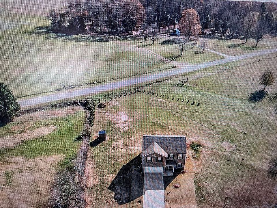 2nd image of 109 Vintage Woods Ln #26