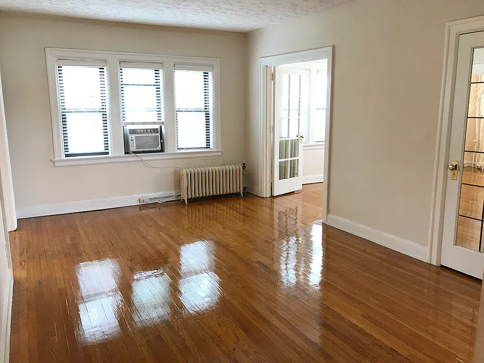 1 BR Living Room