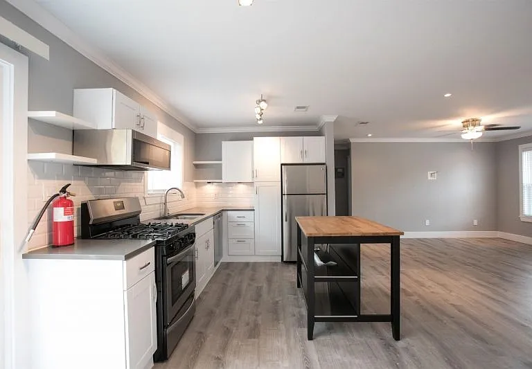 1103 Booker Ave #B — Photo 8
