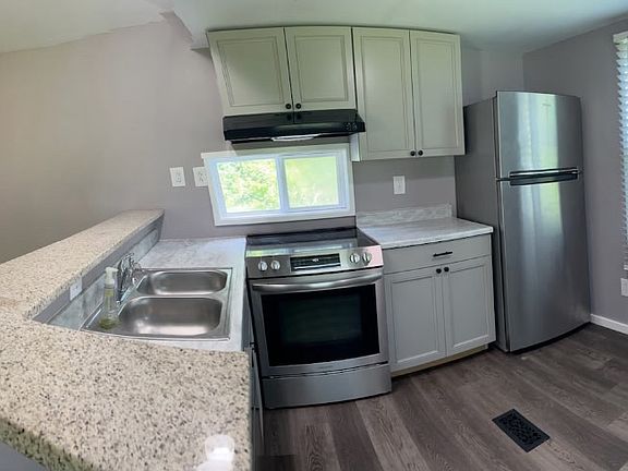 2nd image of 404 Hartley Dr