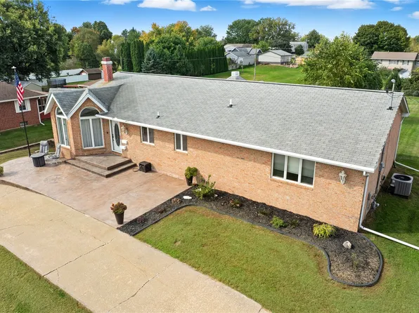 203 N North 9th Ave, Vinton, IA 52349