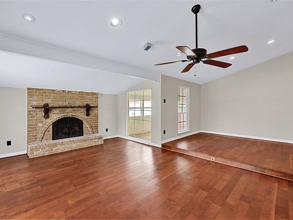 2nd image of 2204 Overglen Dr