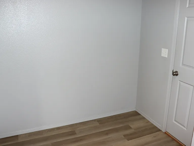 17546 Mountain Springs Ave — Photo 14