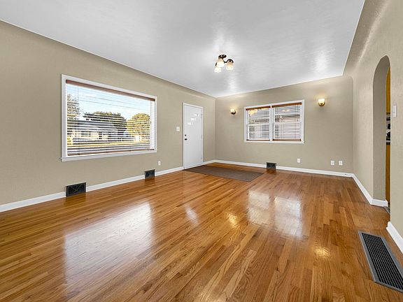 5th image of 409 McKinley St
