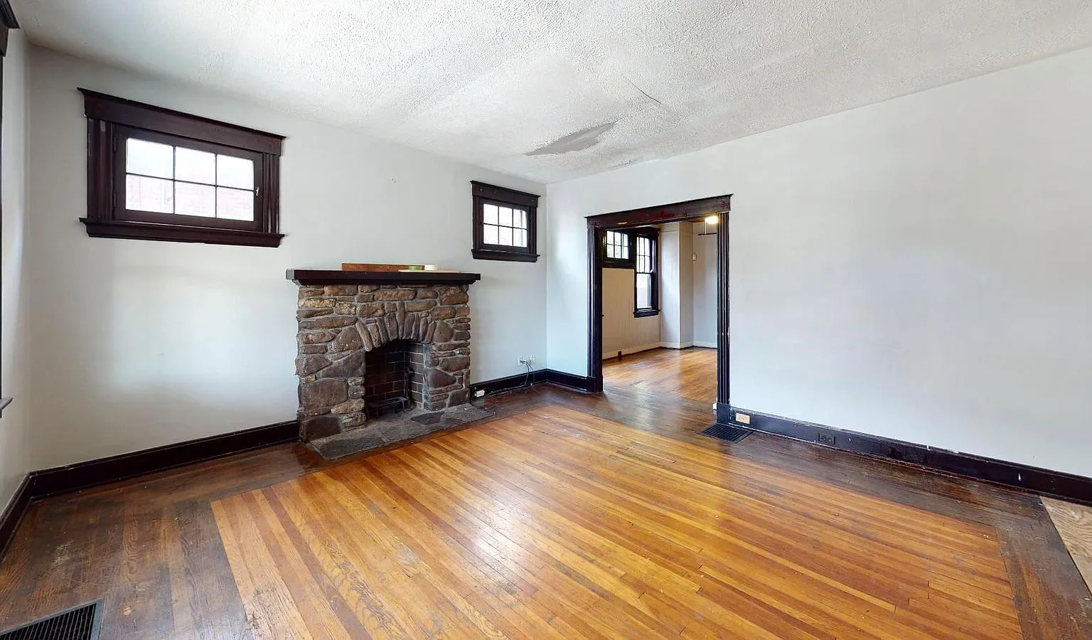 4 bed, 2.0 bath, $2,995 — Photo 2