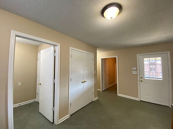 4th image of 3791 Fountain Gate St