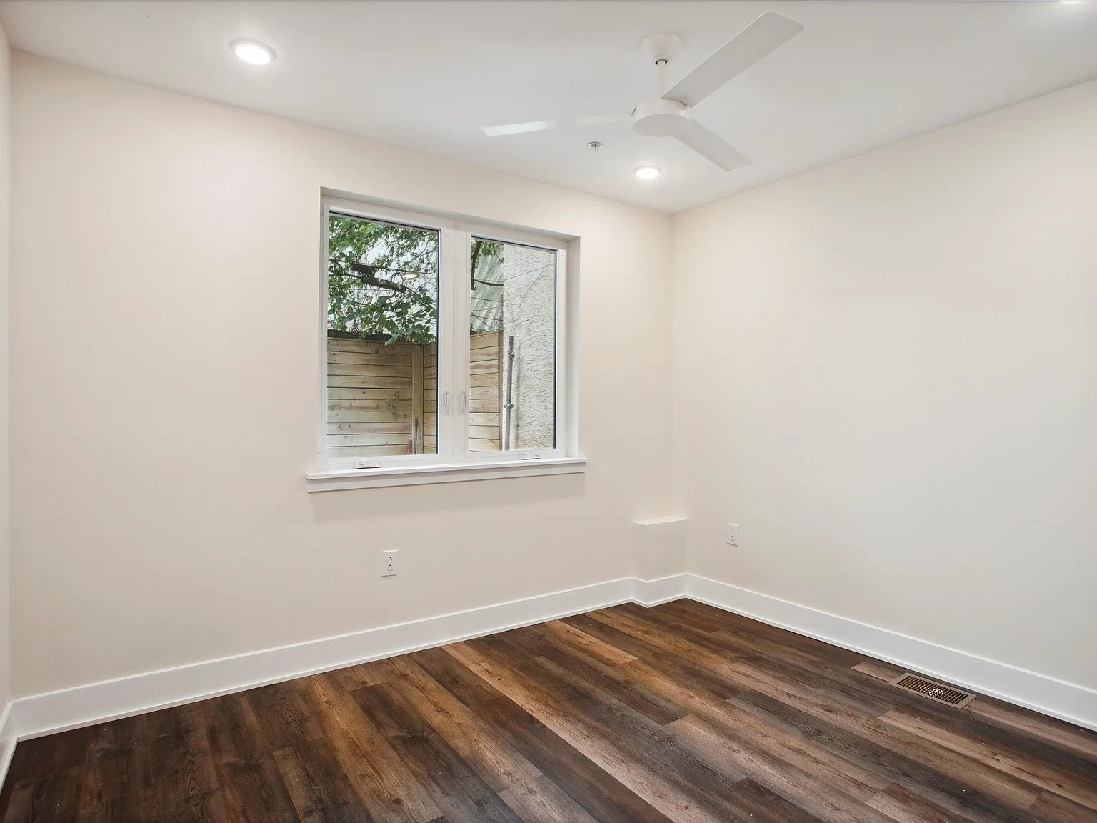 1807 N Bouvier St — Photo 4