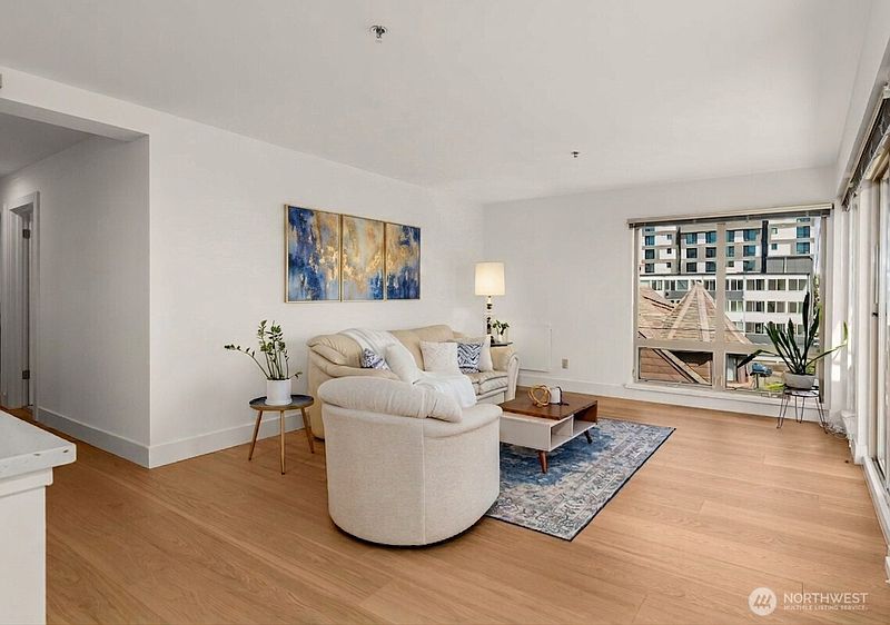 4th image of 500 5th Avenue W #505