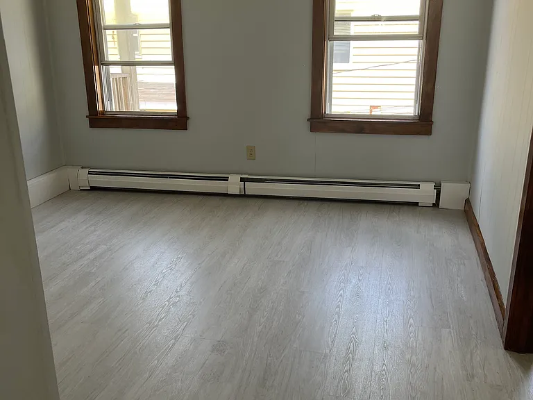 98 Raymond St #2E — Photo 4