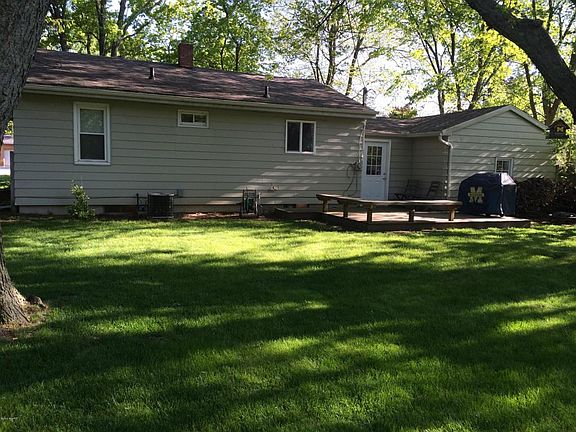 4th image of 391 Dale Ave