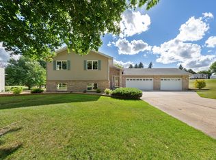 1651 Buckingham Path, Faribault, MN 55021