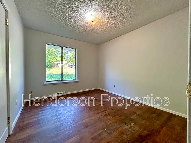 908 Bilmark Ave — Photo 14