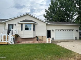 2605 4th St NE, Jamestown, ND 58401