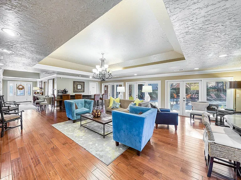 Leasing Office