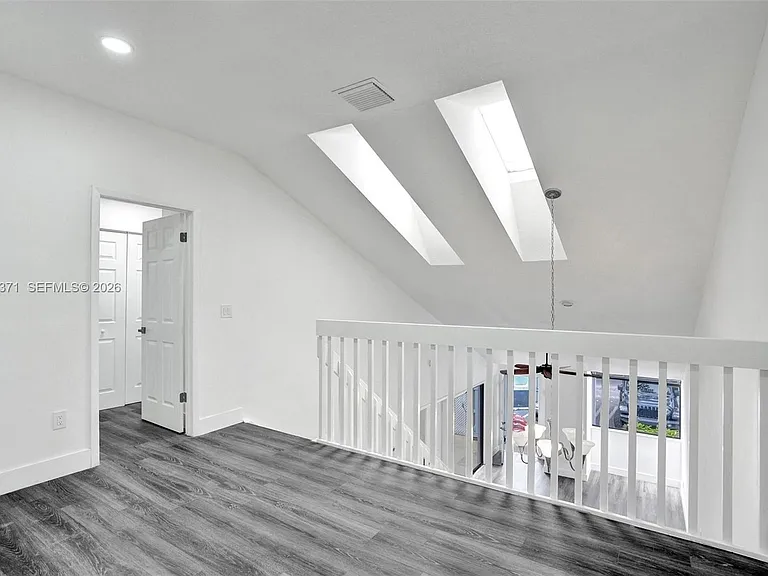 1818 Adventure Pl — Photo 28