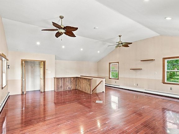 3rd image of 5 Pond Lane Ext