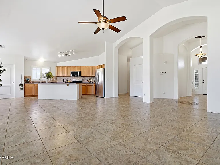 4441 E Cottonwood Ln — Photo 6