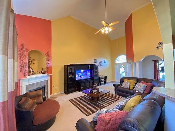 5th image of 10208 Tall Hickory Dr