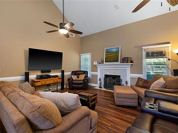 5th image of 8 Durey Ct
