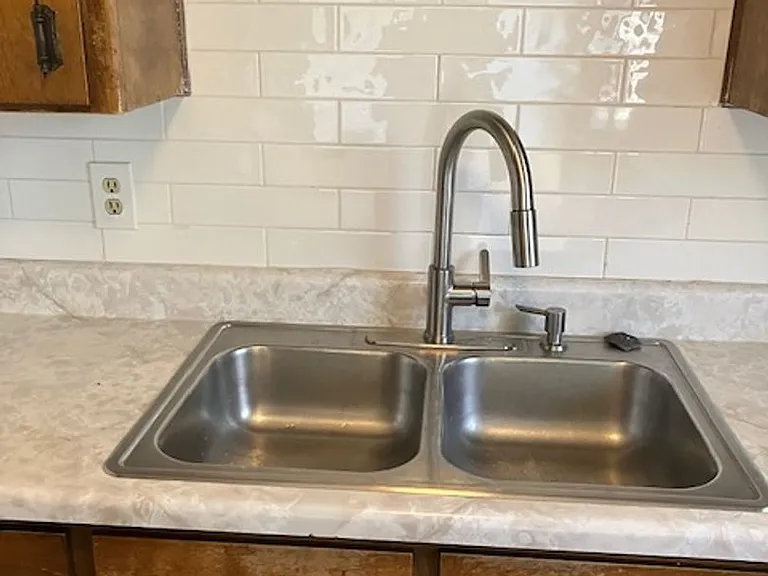1709 Morningside Dr NW — Photo 1