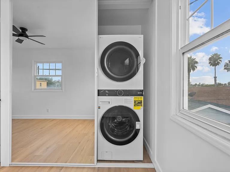 868 Emerald St #870.5 — Photo 16