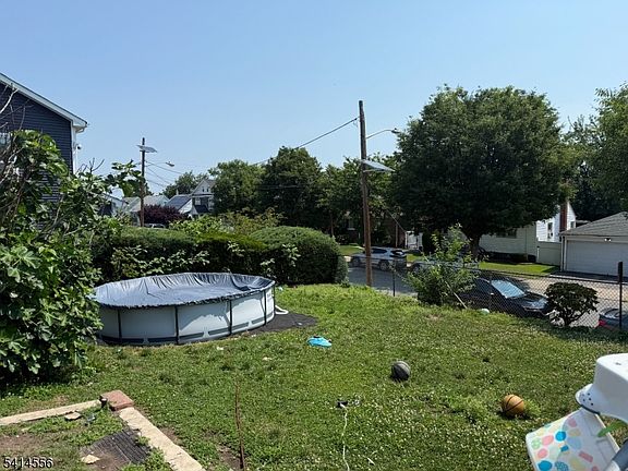 2nd image of 137 23rd Ave