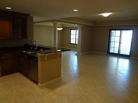 3rd image of 1478 Riverplace Blvd APT 1105