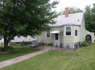 2351 31st St, Moline, IL 61265