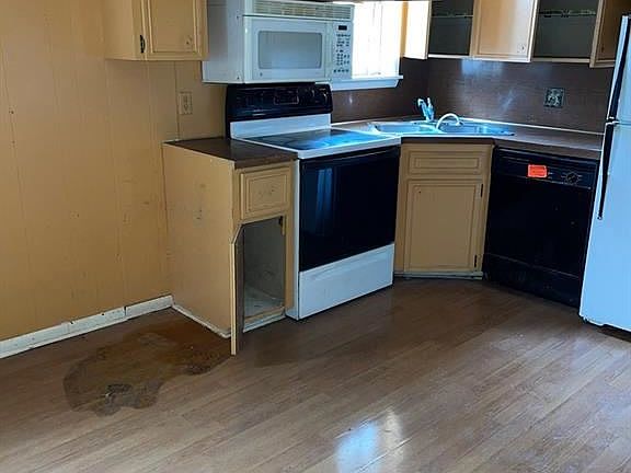 4th image of 3016 S 86th Ave E