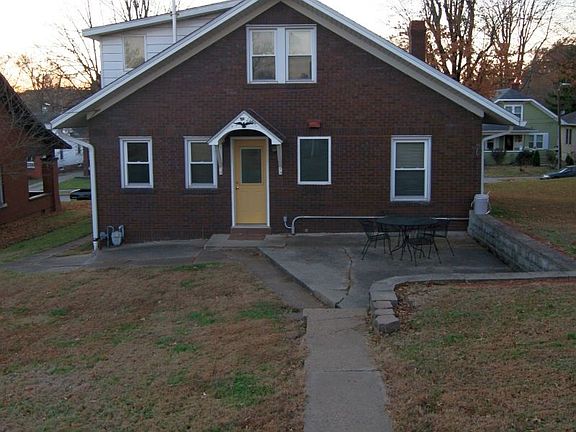 3rd image of 205 N Van Buren St