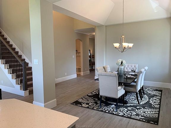 4th image of 4418 Egremont Pl