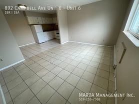 892 Campbell Ave