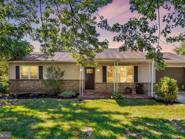 50 Sugar Maple Dr, Etters, PA 17319