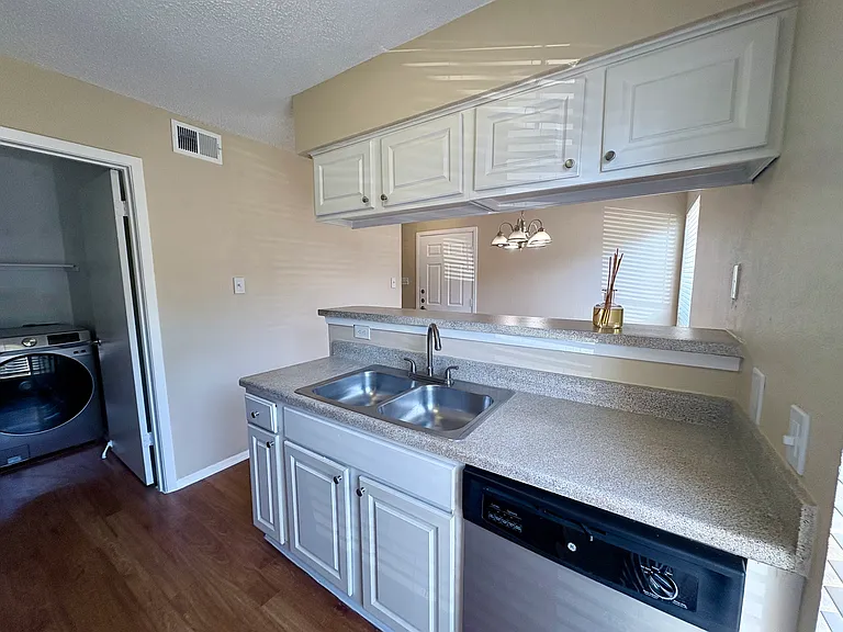 Three60 North Apartments — Photo 68