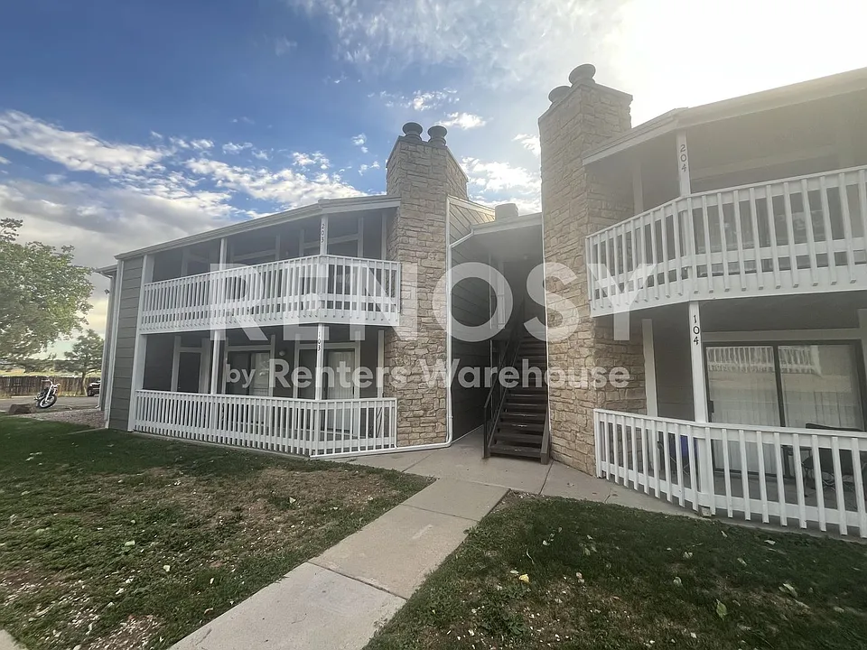 18043 E Ohio Ave #203