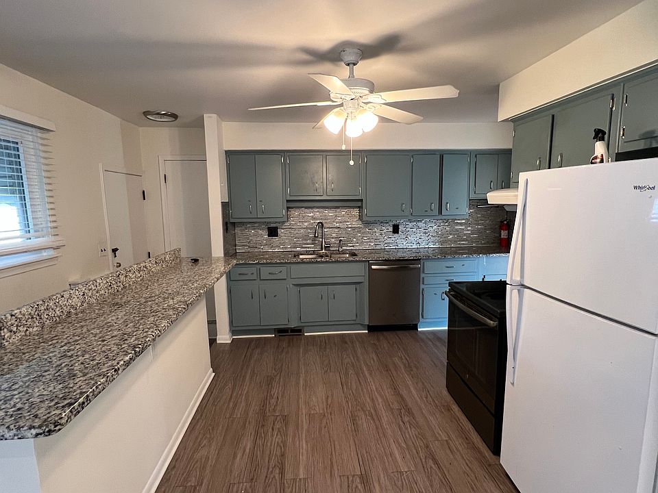 2nd image of 25129 Pierce Ave