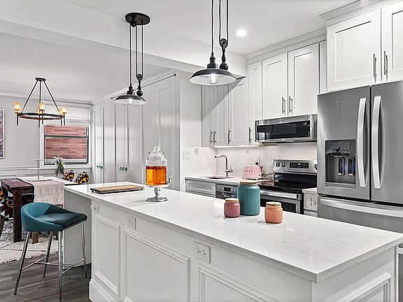 4th image of 402 E 90th St APT 11G