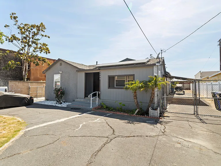 8996 Newport Ave — Photo 4