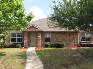 121 Hunters Trl, Red Oak, TX 75154