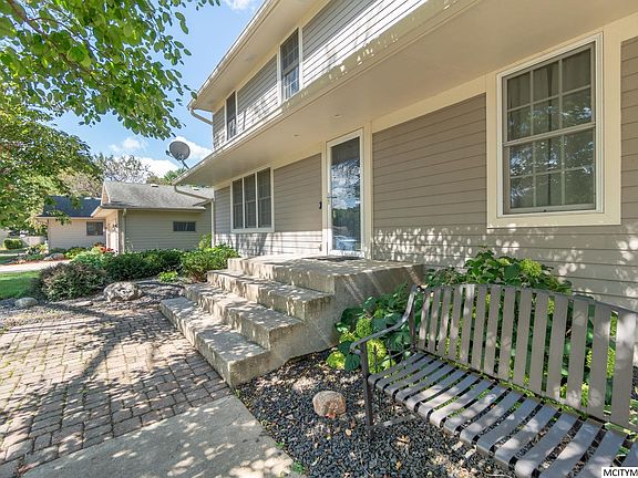 5th image of 7 Knollwood Ct