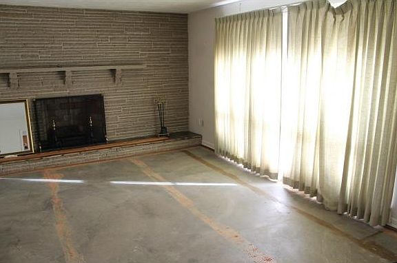 3rd image of 1314 Valley Dr