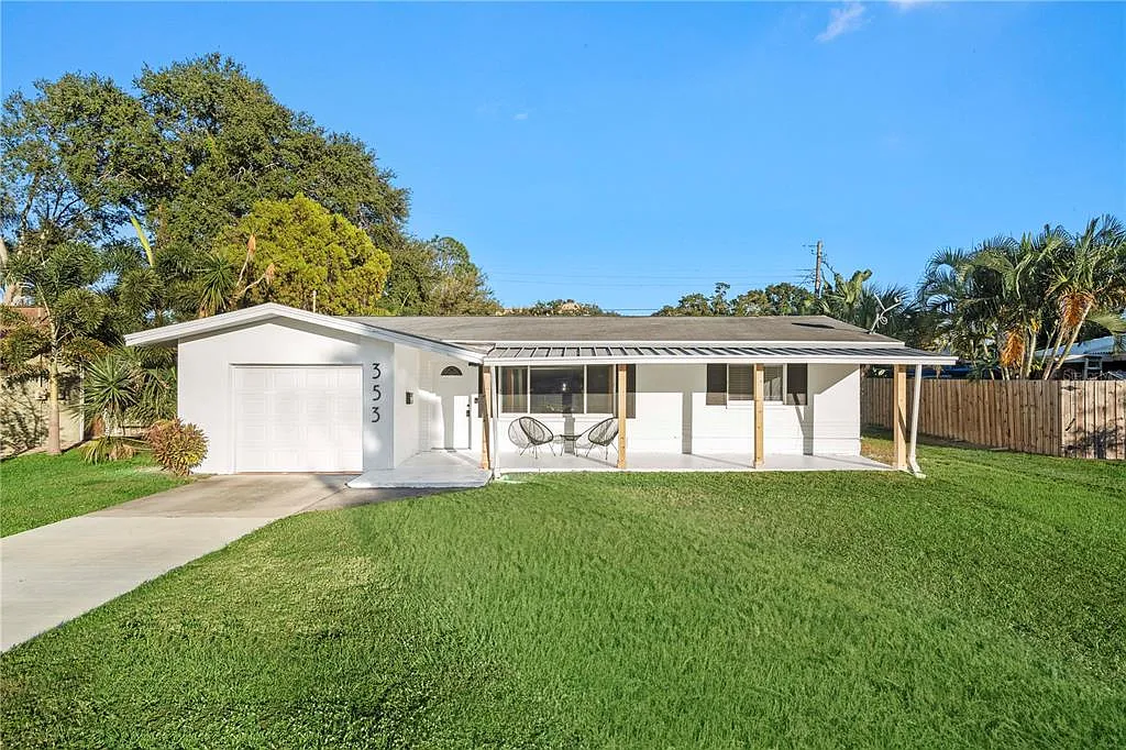 3 bed, 2.0 bath, 1419 sqft, $3,900 — Photo 1