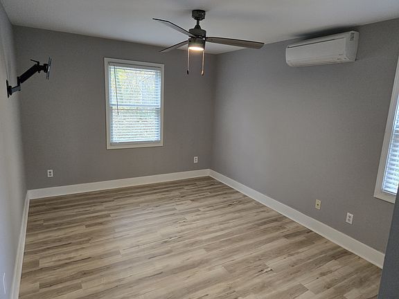 4th image of 104 Little Kidwell Ave #A