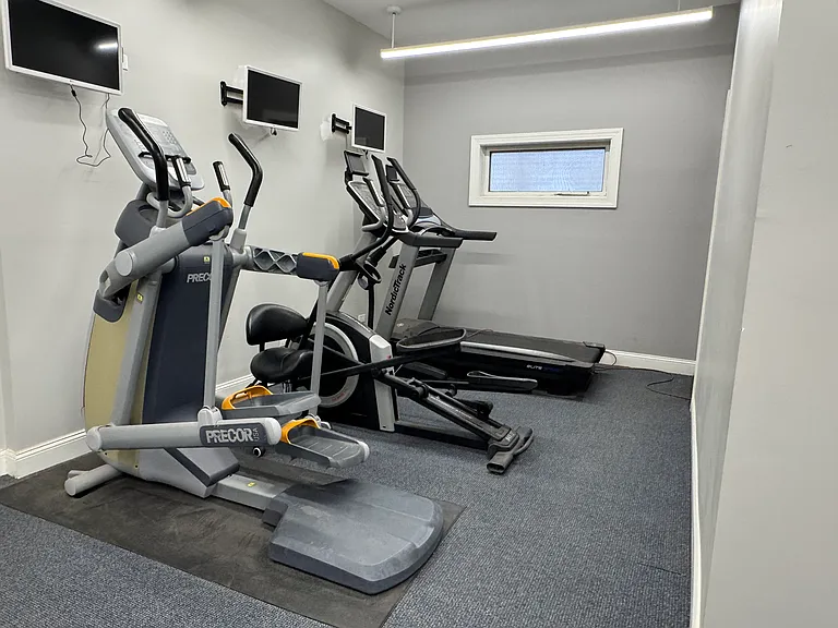 1645 Forest Rd #307 — Photo 4