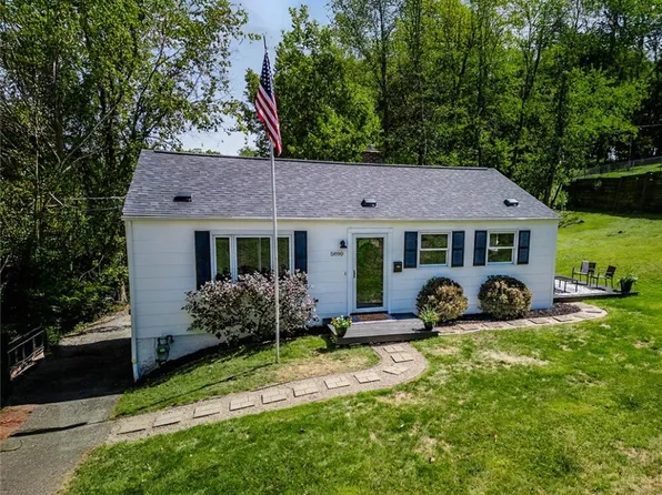 5890 Keystone Dr, Bethel Park, PA 15102