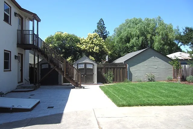 Cleaves — Photo 6